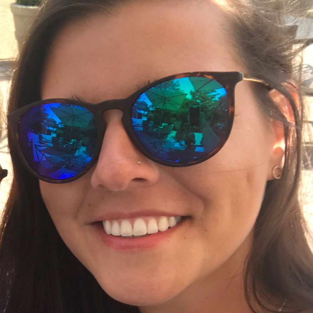 Meet your Posher, Laurlaurel